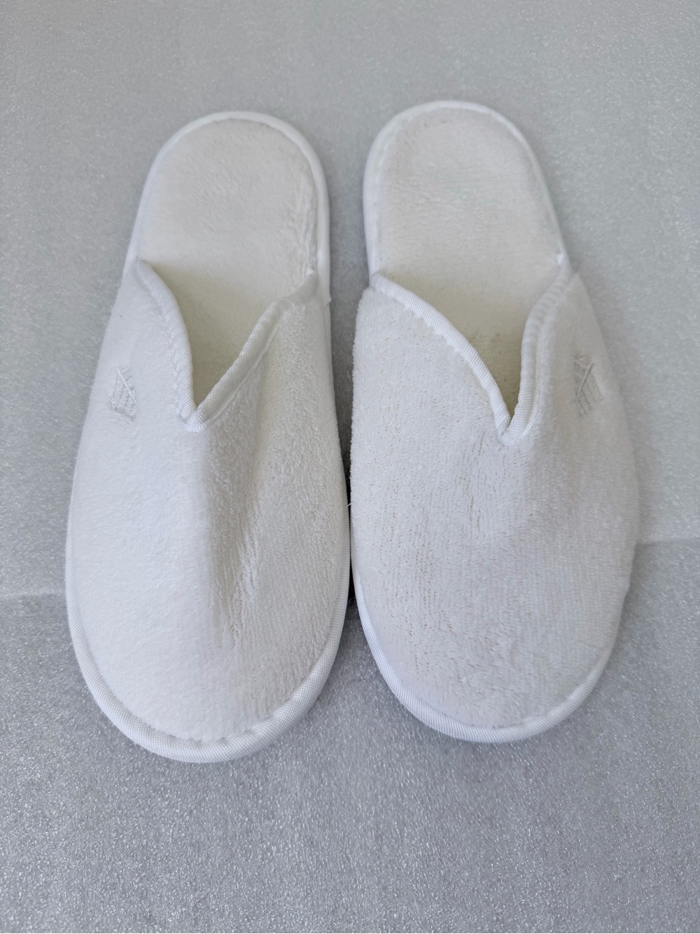 Four Seasons Luxury Hotel Slippers Unisex Woman’s/Men’s Size M